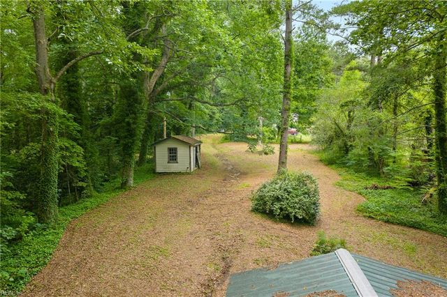 3938 Paradise Point RD, Hayes, VA 23072