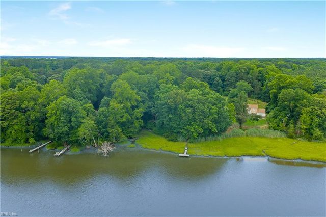 3938 Paradise Point RD, Hayes, VA 23072