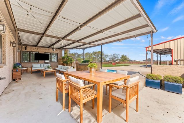 469 Pioneer Road, Rhome, TX 76078