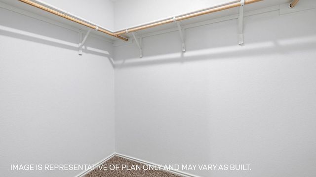 381 Ebbsfleet DR, Uhland, TX 78640