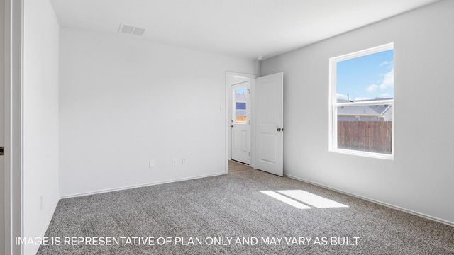 381 Ebbsfleet DR, Uhland, TX 78640