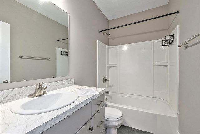 23 Batavia Place NE, Grand Rapids, MI 49503