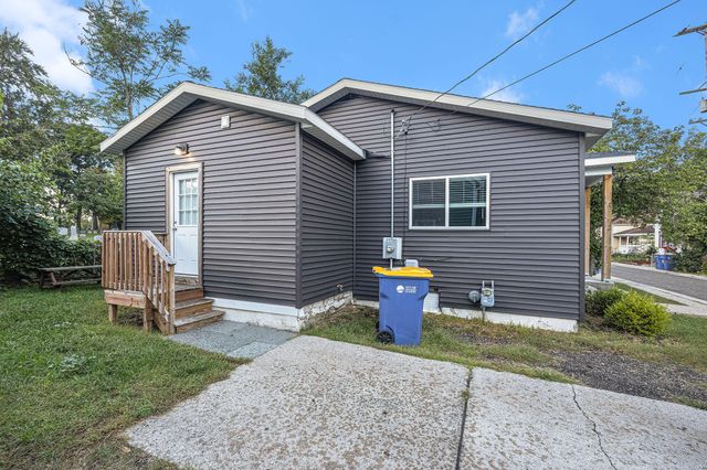 23 Batavia Place NE, Grand Rapids, MI 49503