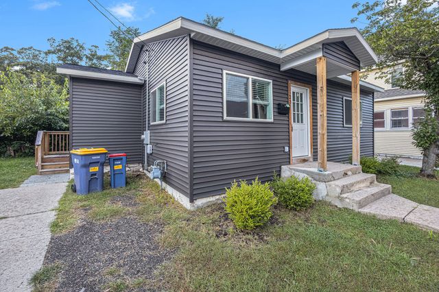 23 Batavia Place NE, Grand Rapids, MI 49503
