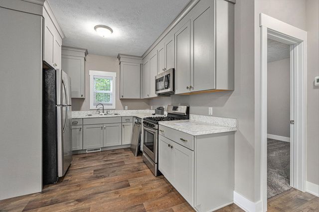 23 Batavia Place NE, Grand Rapids, MI 49503