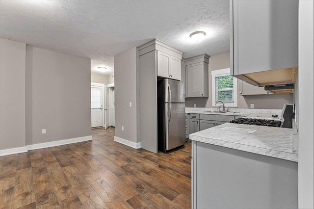 23 Batavia Place NE, Grand Rapids, MI 49503