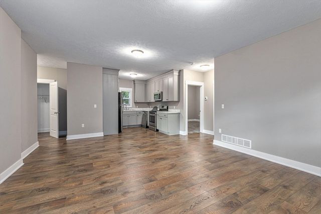 23 Batavia Place NE, Grand Rapids, MI 49503