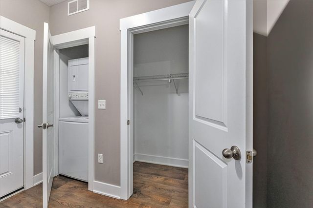 23 Batavia Place NE, Grand Rapids, MI 49503