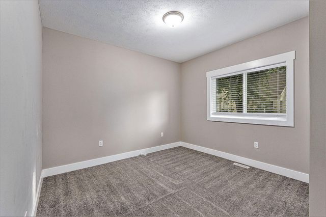 23 Batavia Place NE, Grand Rapids, MI 49503