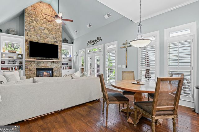 370 Kendemere Pointe, Roswell, GA 30075
