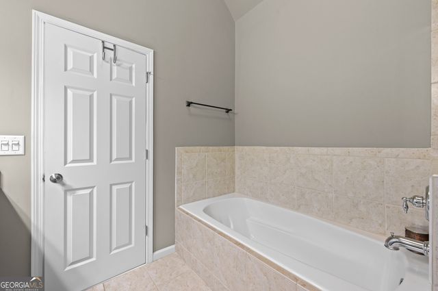 370 Kendemere Pointe, Roswell, GA 30075