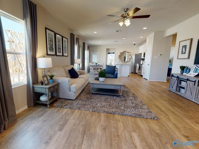 4112 White River, Decatur, AL 35603