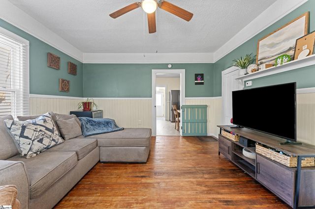 573 Perrin Avenue, Woodruff, SC 29388