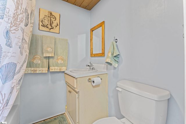 573 Perrin Avenue, Woodruff, SC 29388