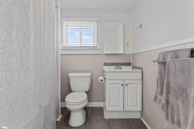 573 Perrin Avenue, Woodruff, SC 29388