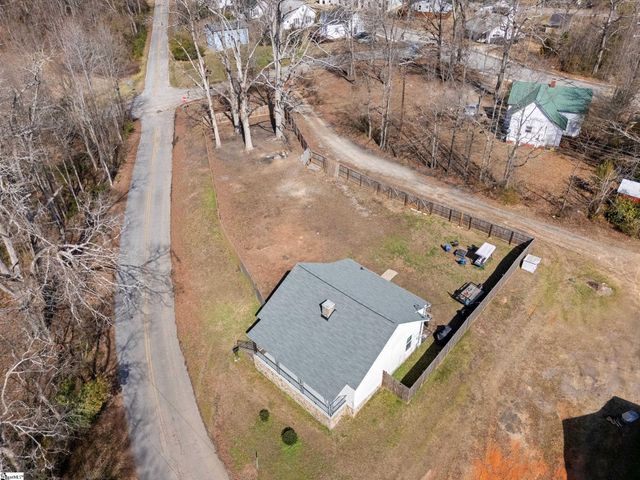 573 Perrin Avenue, Woodruff, SC 29388