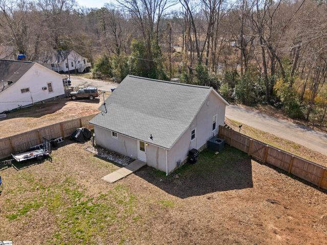 573 Perrin Avenue, Woodruff, SC 29388