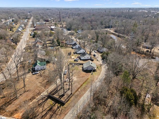 573 Perrin Avenue, Woodruff, SC 29388