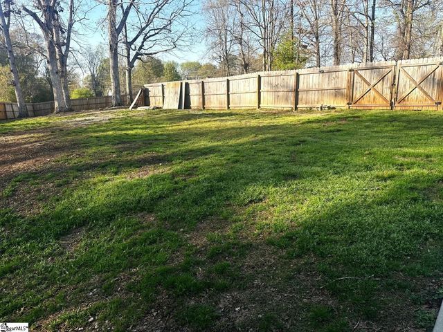 573 Perrin Avenue, Woodruff, SC 29388