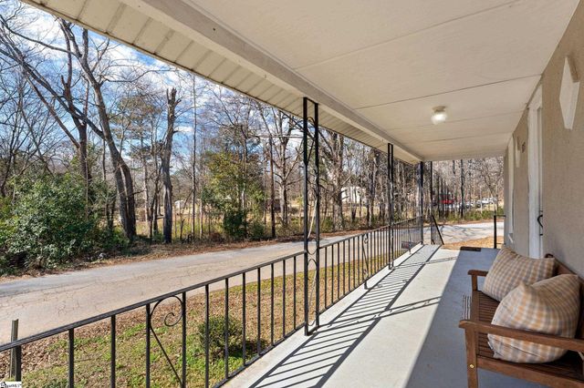 573 Perrin Avenue, Woodruff, SC 29388