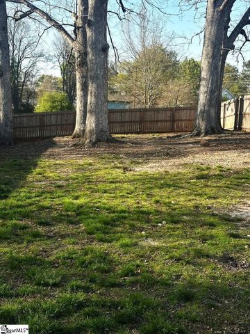 573 Perrin Avenue, Woodruff, SC 29388