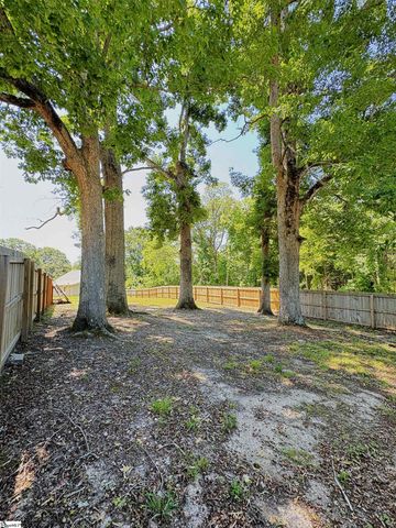 573 Perrin Avenue, Woodruff, SC 29388