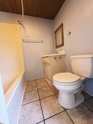 573 Perrin Avenue, Woodruff, SC 29388