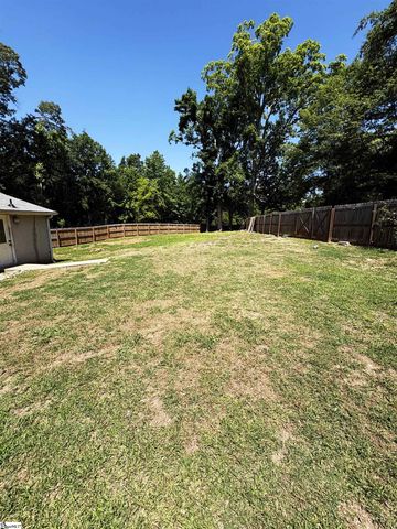 573 Perrin Avenue, Woodruff, SC 29388