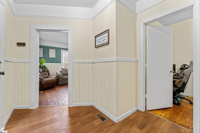 573 Perrin Avenue, Woodruff, SC 29388