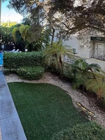 5839 SW 74th Ter 201, South Miami, FL 33143