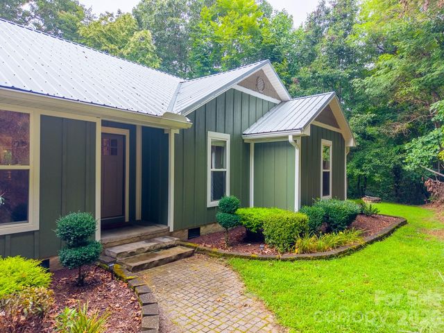 544 Stonehaven Drive, Cullowhee, NC 28723