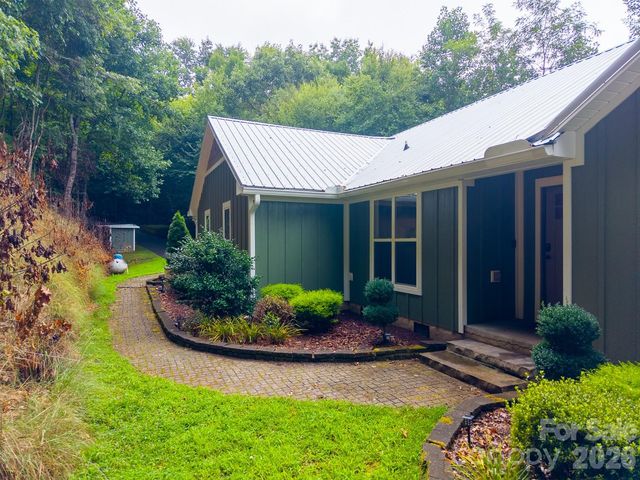 544 Stonehaven Drive, Cullowhee, NC 28723