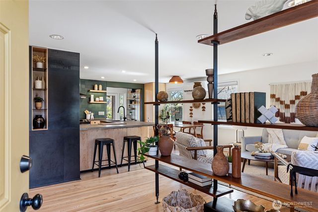 3812 50th Avenue SW, Seattle, WA 98116