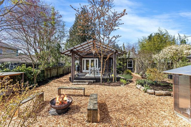 3812 50th Avenue SW, Seattle, WA 98116