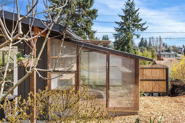 3812 50th Avenue SW, Seattle, WA 98116