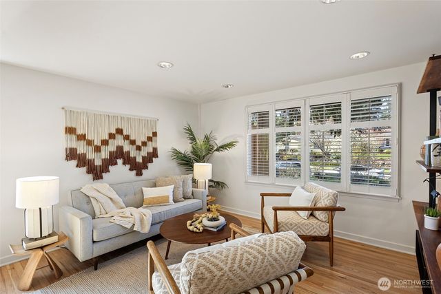 3812 50th Avenue SW, Seattle, WA 98116