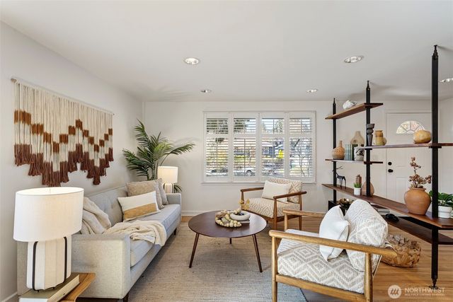 3812 50th Avenue SW, Seattle, WA 98116