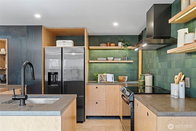 3812 50th Avenue SW, Seattle, WA 98116