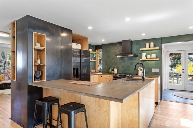 3812 50th Avenue SW, Seattle, WA 98116