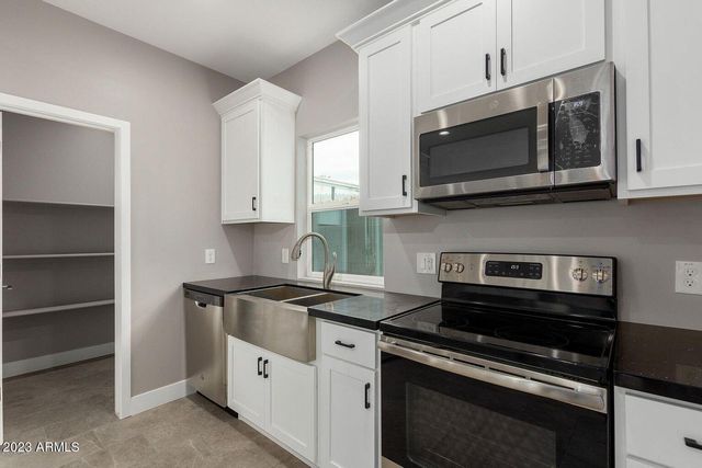 2336 E HARVARD Street B, Phoenix, AZ 85006