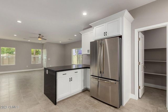 2336 E HARVARD Street B, Phoenix, AZ 85006