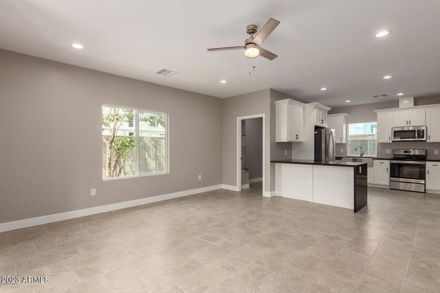 2336 E HARVARD Street B, Phoenix, AZ 85006