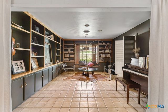 103 W Mimosa Circle, San Marcos, TX 78666