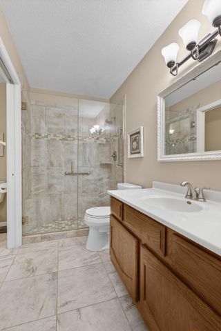 2680 Oxford Street N 108, Roseville, MN 55113