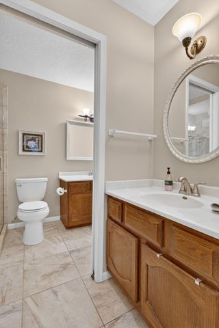 2680 Oxford Street N 108, Roseville, MN 55113
