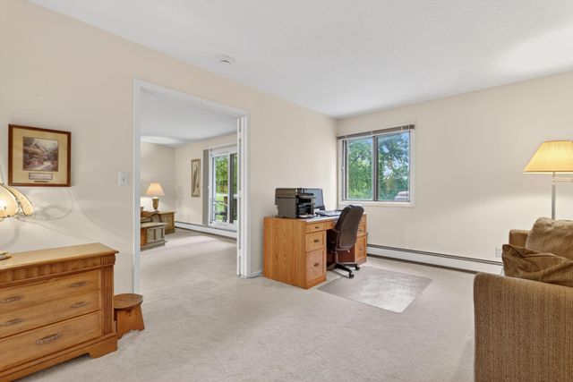 2680 Oxford Street N 108, Roseville, MN 55113