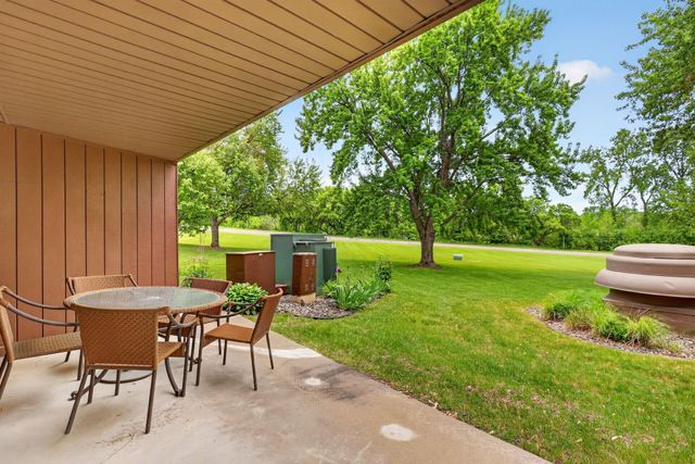 2680 Oxford Street N 108, Roseville, MN 55113