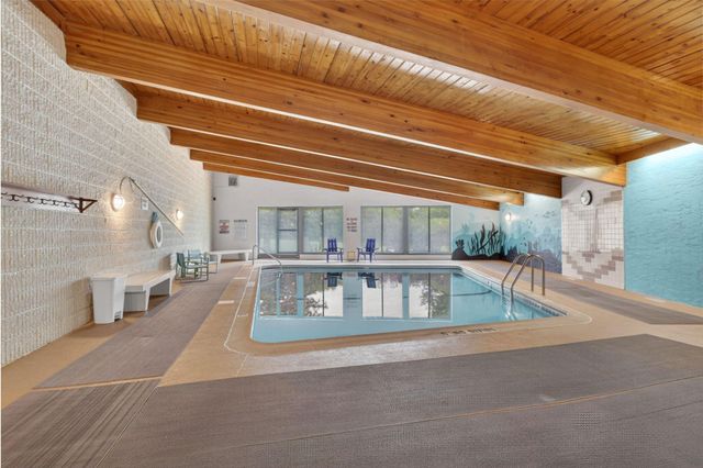 2680 Oxford Street N 108, Roseville, MN 55113