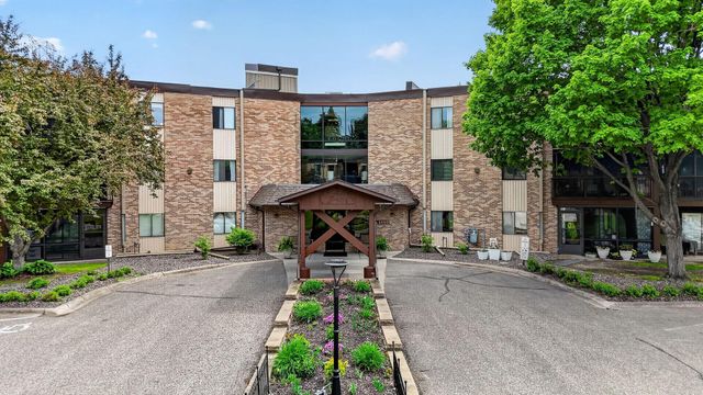 2680 Oxford Street N 108, Roseville, MN 55113