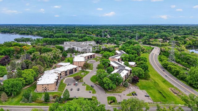2680 Oxford Street N 108, Roseville, MN 55113